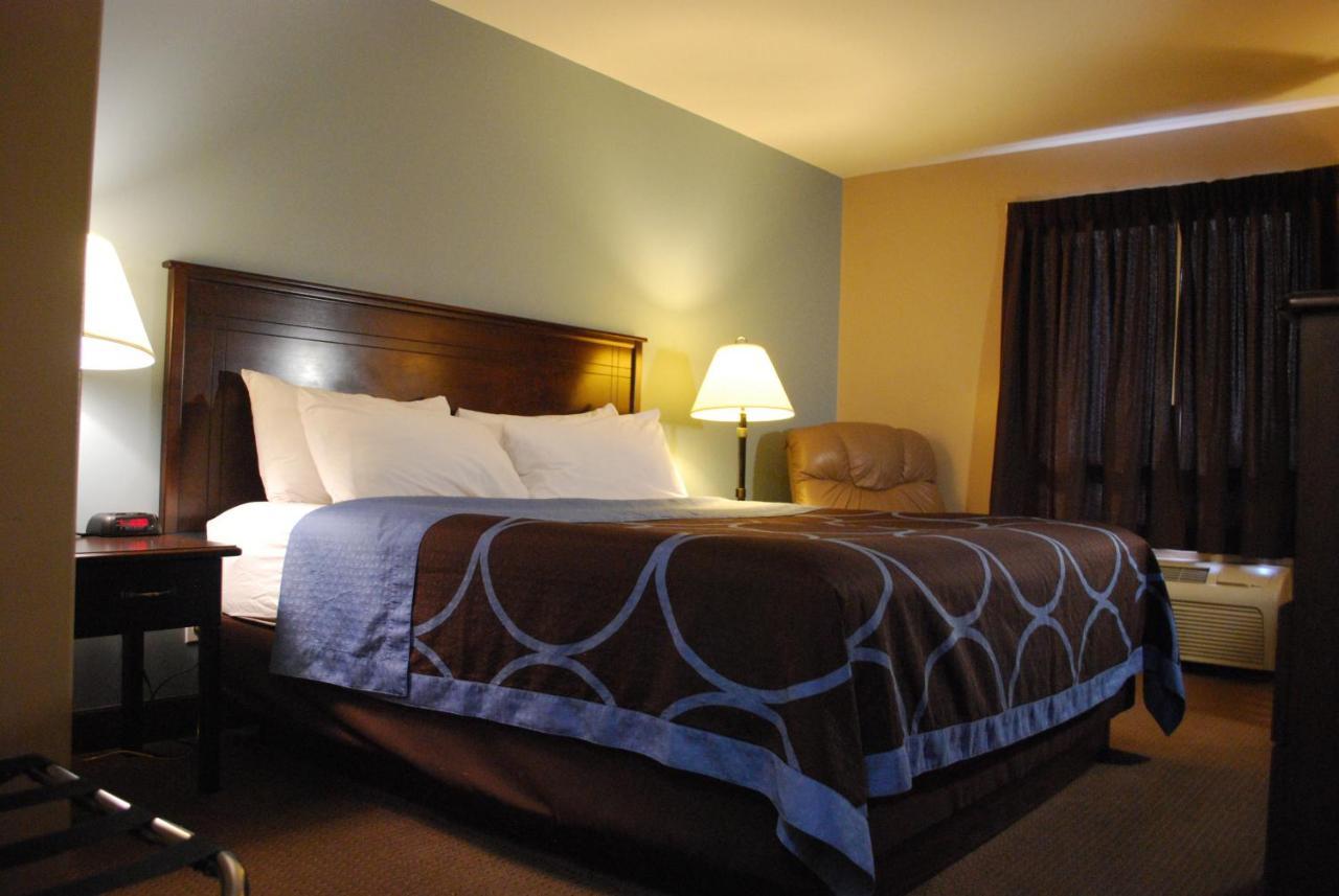 Super 8 By Wyndham Edmonton South Hotel Buitenkant foto