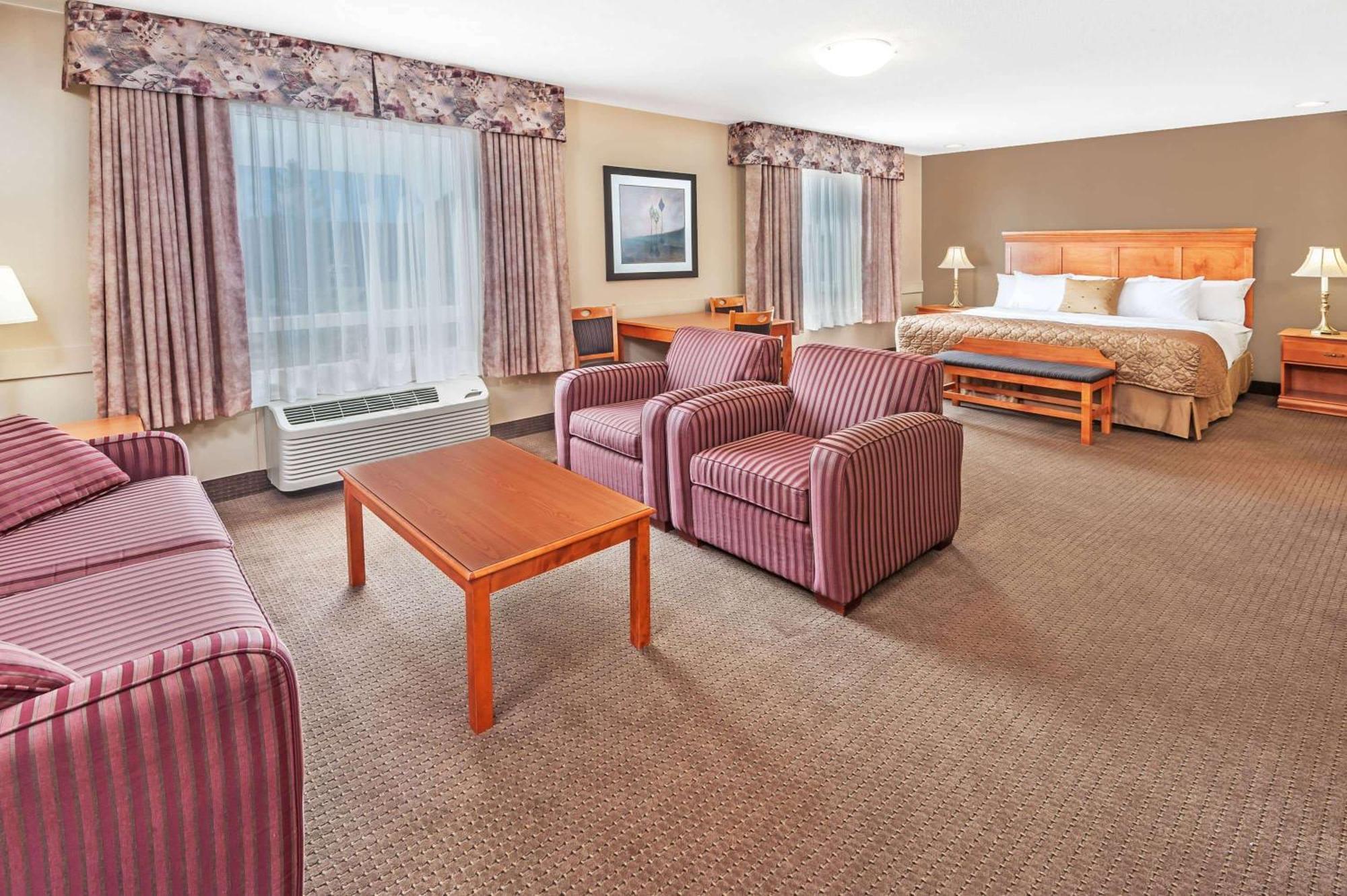 Super 8 By Wyndham Edmonton South Hotel Buitenkant foto